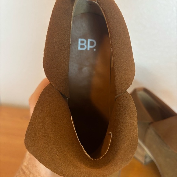 BP Tan Suede Ankle Boots with Block Heel Size 8.5 - Picture 9 of 10